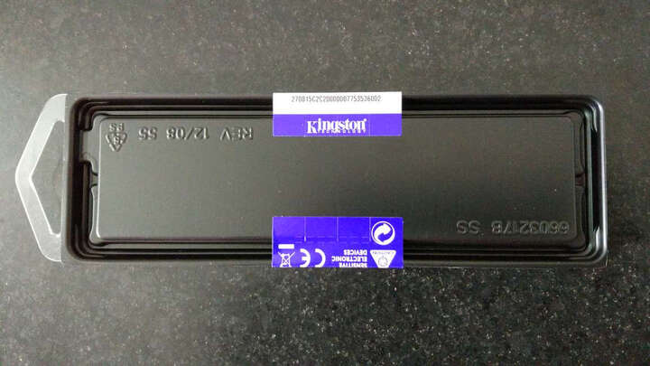 金士顿DDR4 2400 4G:包装完整,装机一次性点