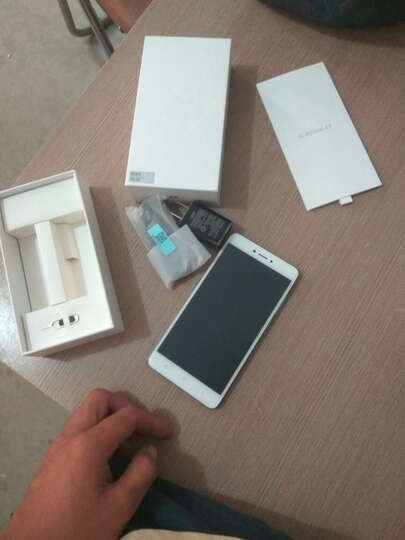 小米红米Note4X:电池耐用,喜欢,速度可以价格