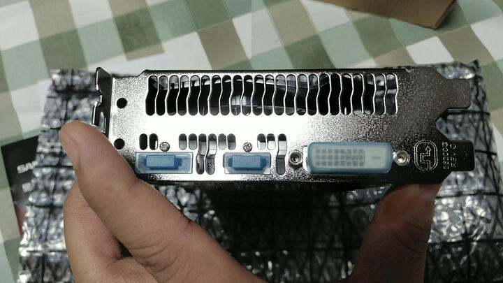 蓝宝石(Sapphire)RX460 2G D5 白金版 1200MHz/7000MHz 2GB/128bit GDDR5 DX12 独立游戏显卡 晒单图