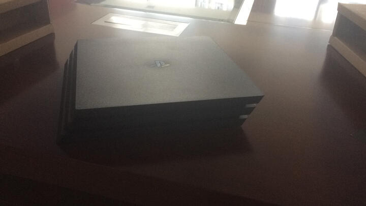 索尼【PS4 Pro 国行主机】PlayStation 4 Pro 电