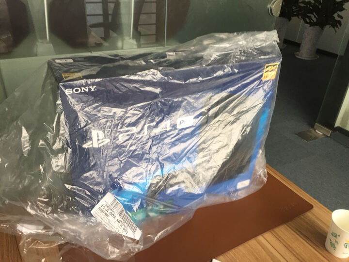 索尼【PS4 Pro 国行主机】PlayStation 4 Pro 电