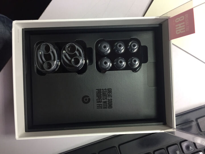 beatsX:其实音质比较一般,跟苹果自带的耳机没