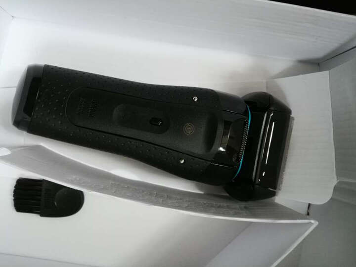 博朗新5系5145电动剃须刀:一直用飞啥浦,寻思