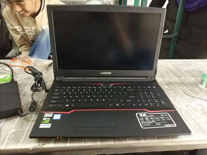 P7G1:用着感觉不错机子挺好,吃鸡最高配置都