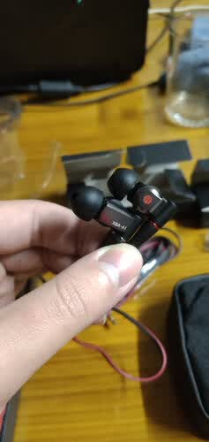 评价性价比索尼xban3ap和森海塞尔ie80s有什么不同分析哪款更适合你