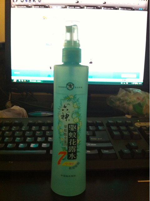 六神喷雾驱蚊花露水180ml--味道很好闻