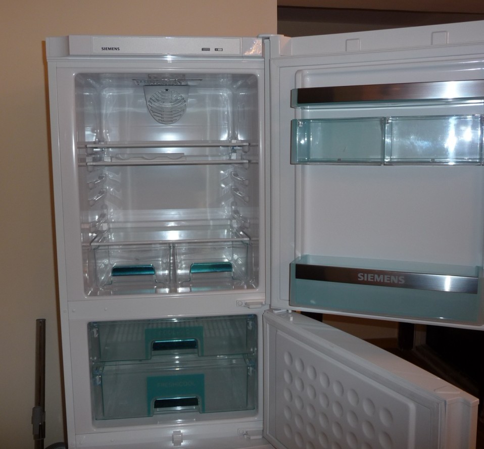 西门子 (SIEMENS) KK25F55TI 245升 三门冰箱