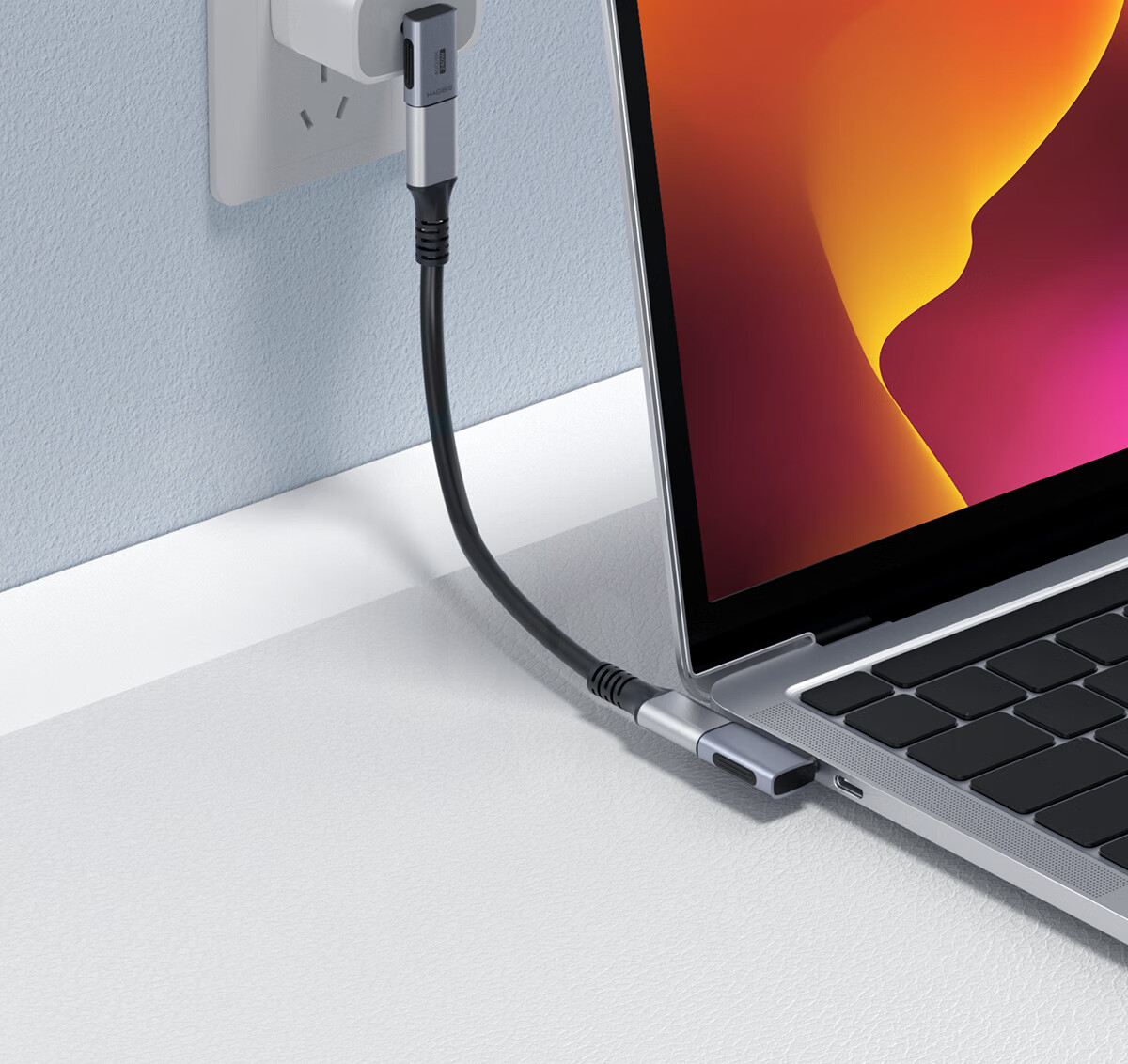Переходник Hagibis Type-C угловой 90 градусов, Thunderbolt 4, USB4, Male-Female, для iPhone 16 и компьютеров