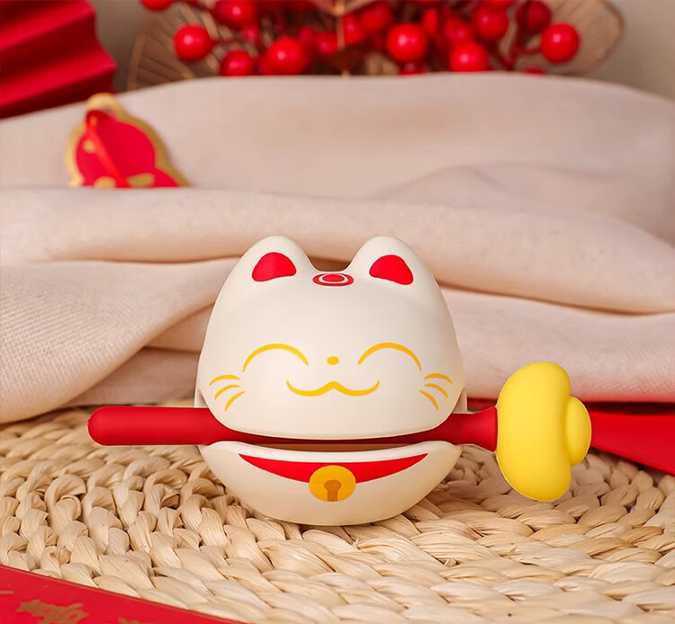 Сувенирная статуэтка "Белый кот"