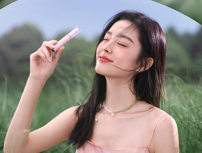 Pink Bear会呼吸轻盈透感哑光唇釉【新年限定】C603（勇敢点儿）显白口红