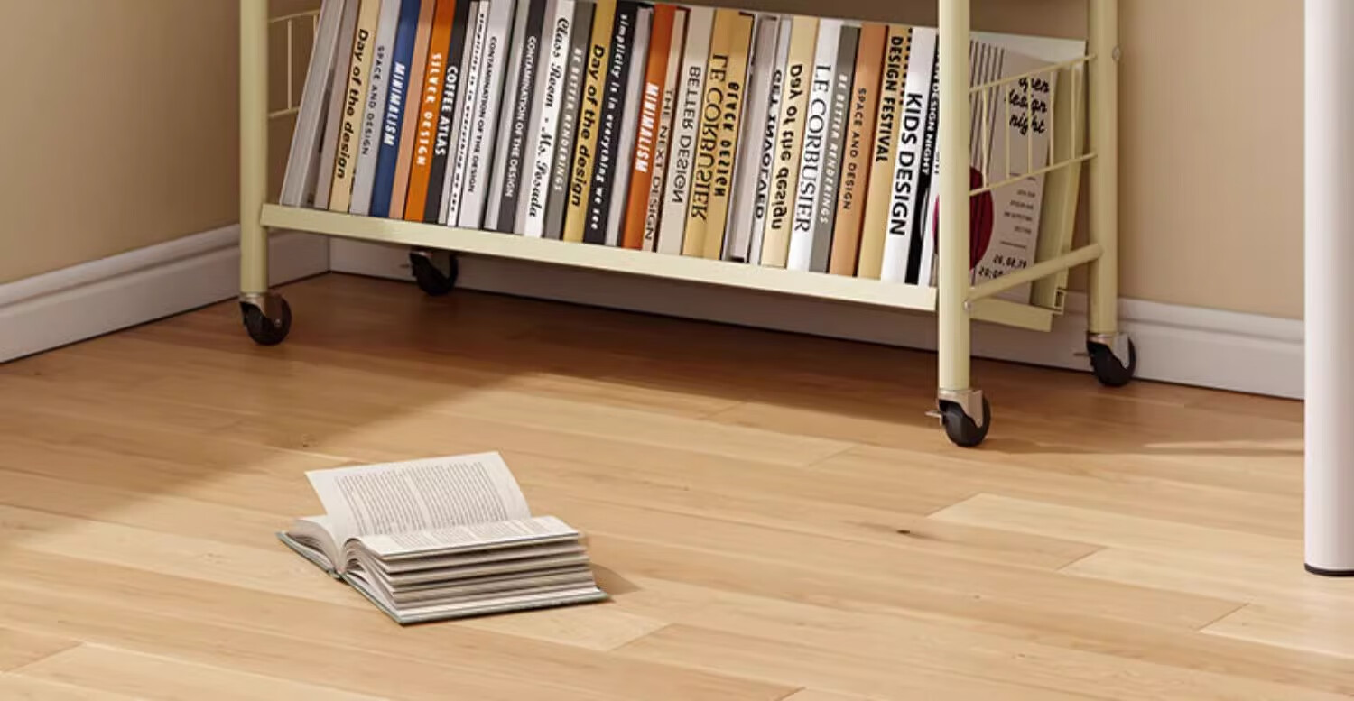 Книжная полка с колесиками