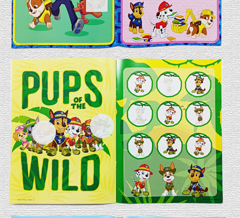 Книжка-раскраска с наклейками