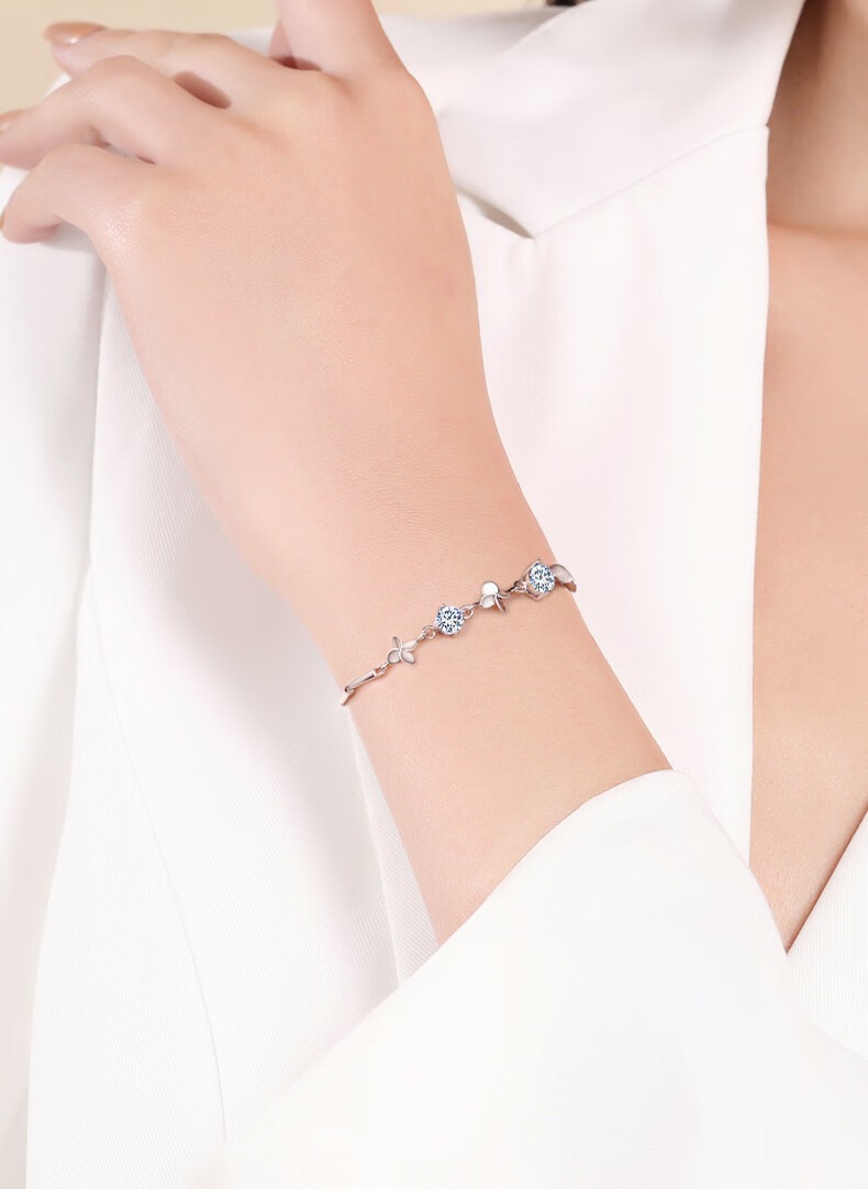 Браслет GLTEN с цирконами Swarovski, серебряный, с четырехлистником. Подарок на день рождения, День святого Валентина, Новый год для девушки или жены.