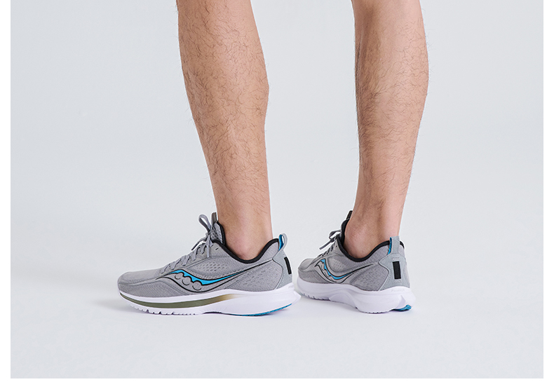 轻量跑鞋_saucony 索康尼 Kinvara 菁华 13 男子跑鞋 S20723-84