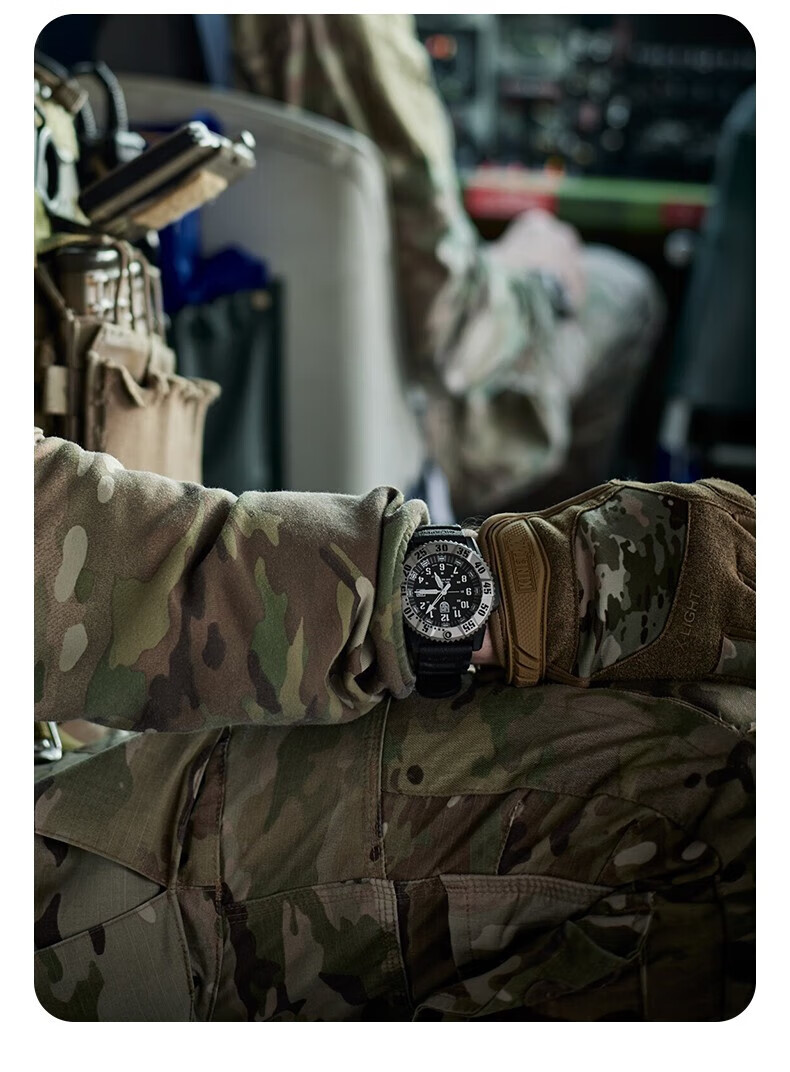 Швейцарские часы Luminox Military Standard 3351, мужские, спортивные, кварцевые, водонепроницаемые до 300 м, с резиновым ремешком, корпус из углеродного волокна