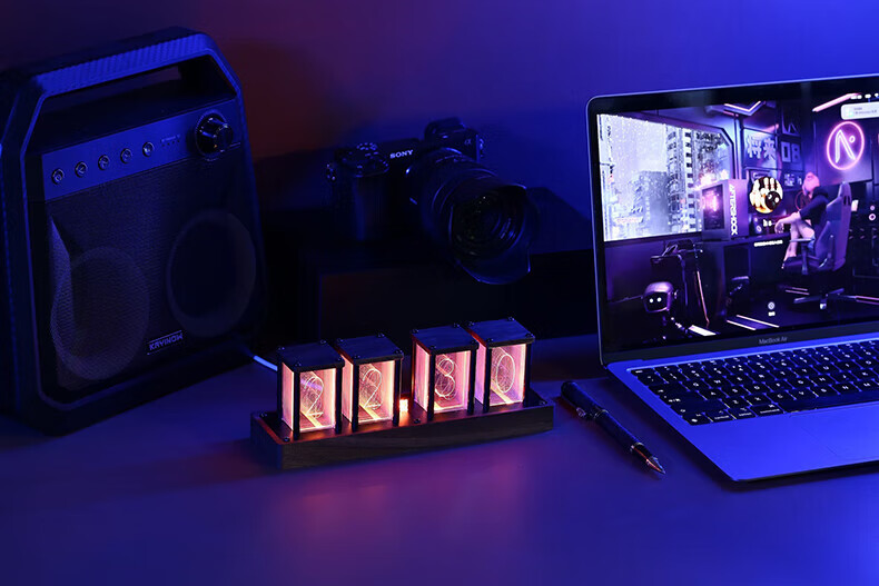 Momen RGB Neon Light Clock, LED Компьютерный Деск Декор, Креативные Ретро Цифровые Часы, Подарок на День Рождения, Новогодний Подарок