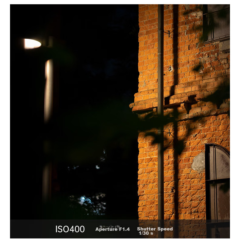 Объектив SIGMA 56mm F1.4 DC DN Contemporary для беззеркальных камер Sony E-mount APS-C, диаметр 55 мм