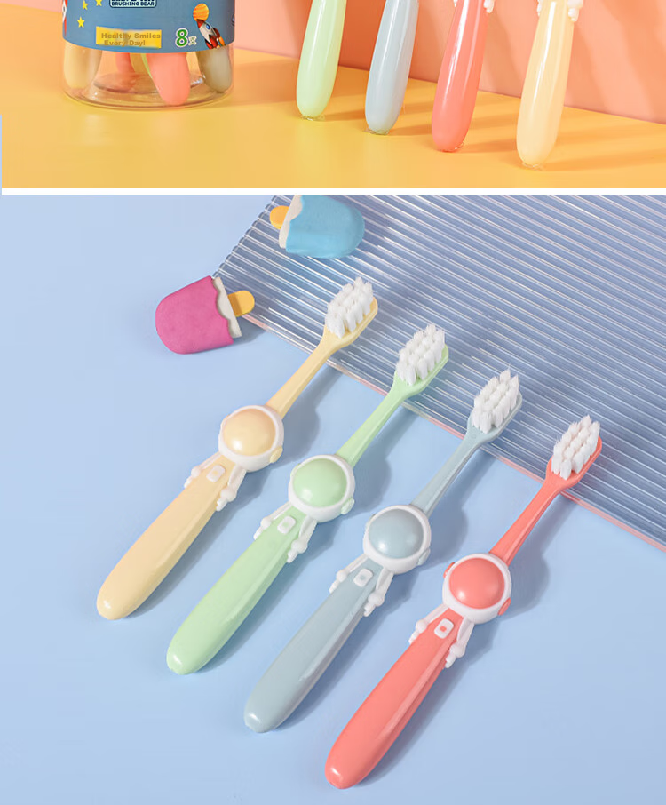 Детская зубная щетка BRUSHING BEAR, мягкая, 8 шт., для детей от 3 до 6 лет, с мягкой щетиной, дизайн "Астронавт"