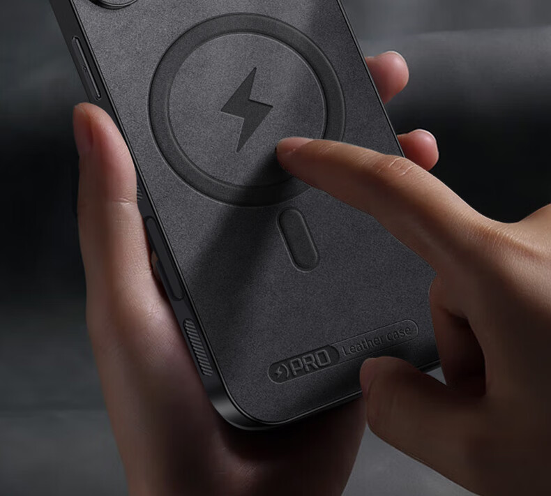 Чехол для iPhone 16