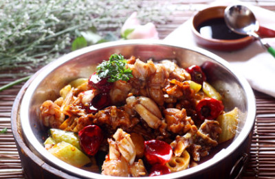 也不知道是风吹的还是吃东西吃的!浑身长些小