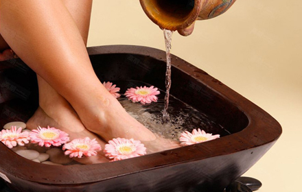 静逸私家推拿足疗香精油推压1次,环境优雅宁静