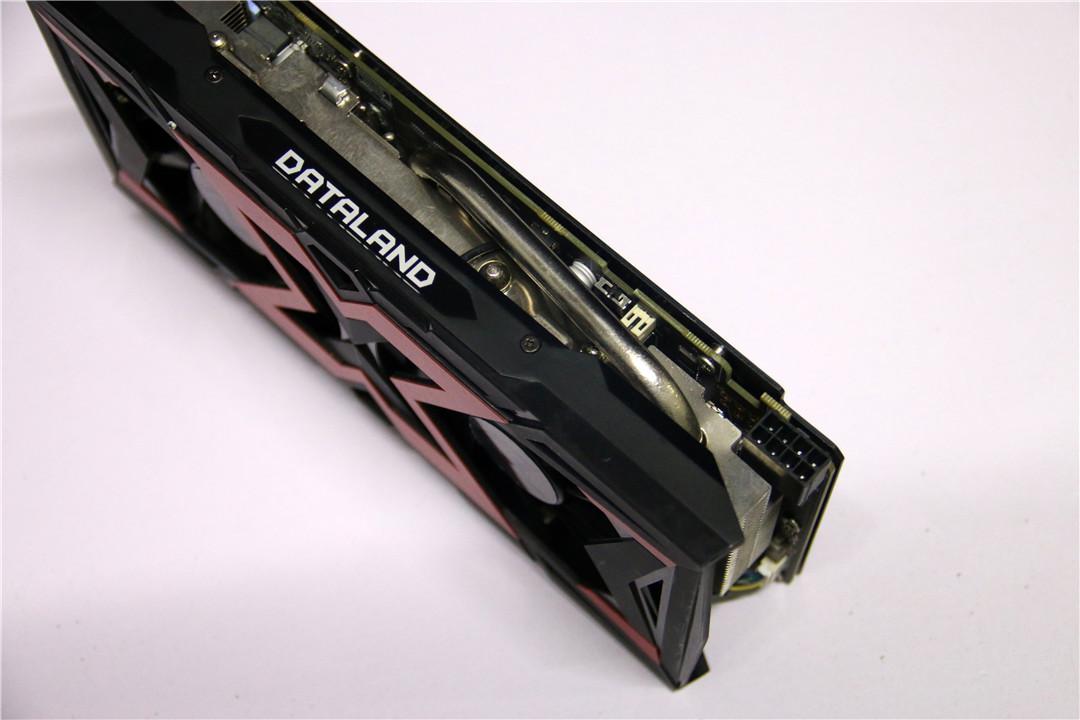 中,推荐配置为970/r9   290,这两款显卡中一款显存4gb,一款显存8gb