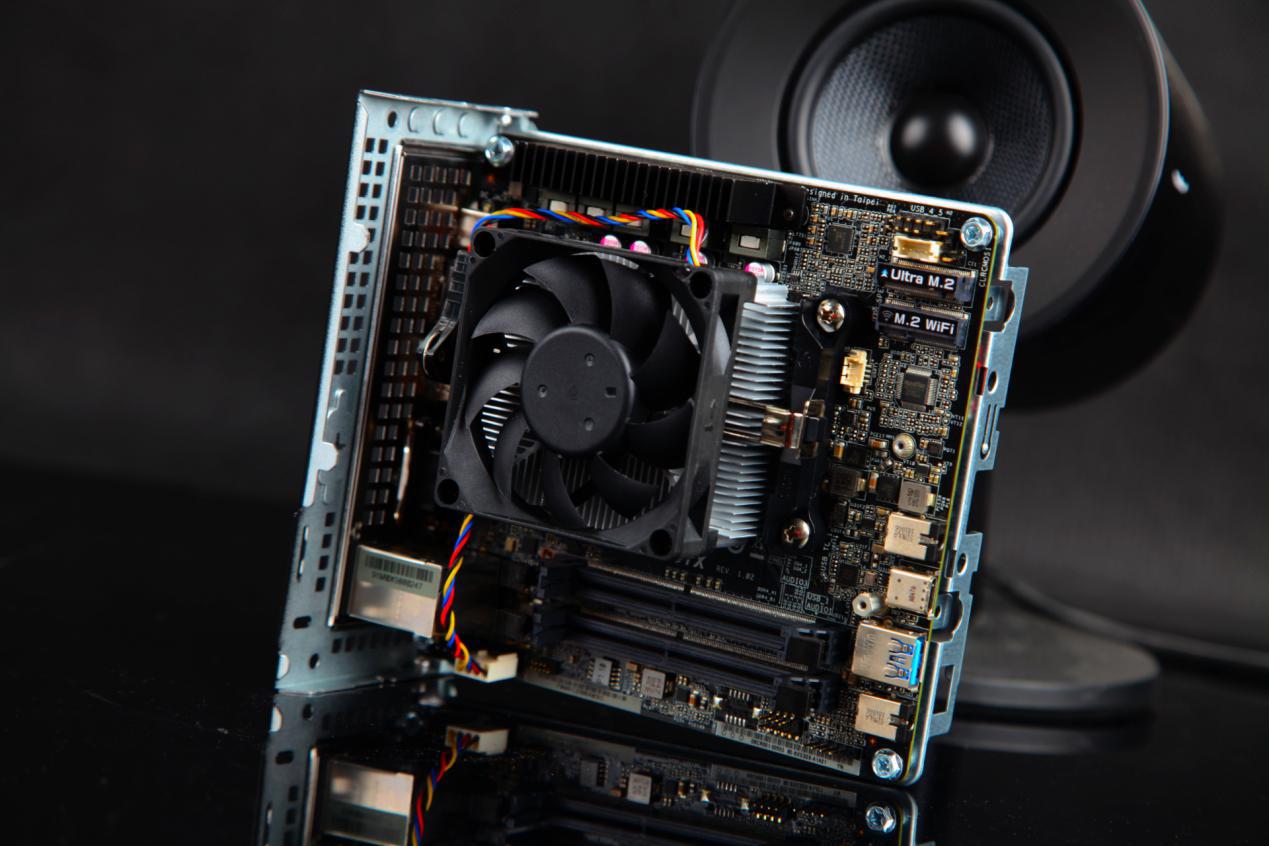 小钢炮华擎迷你主机deskminia300装机测试