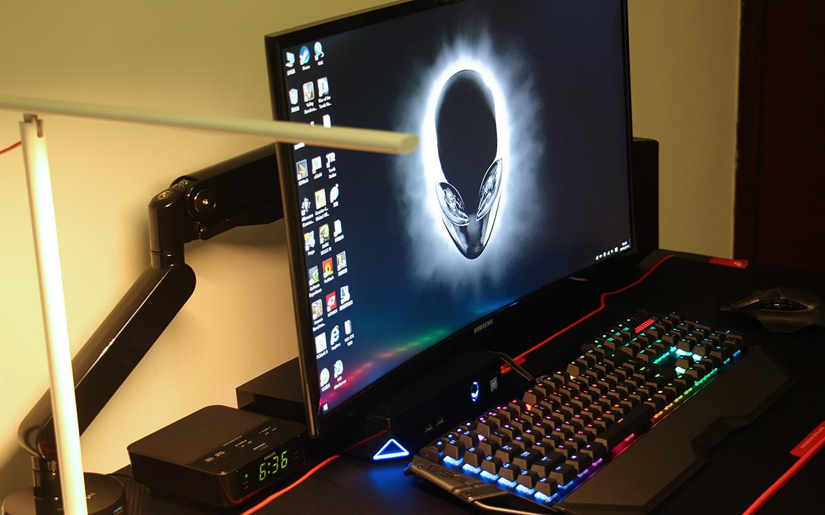 力挺小钢炮,外星人 alpha r2 外接显卡扩展坞   gtx 1080 上手玩!