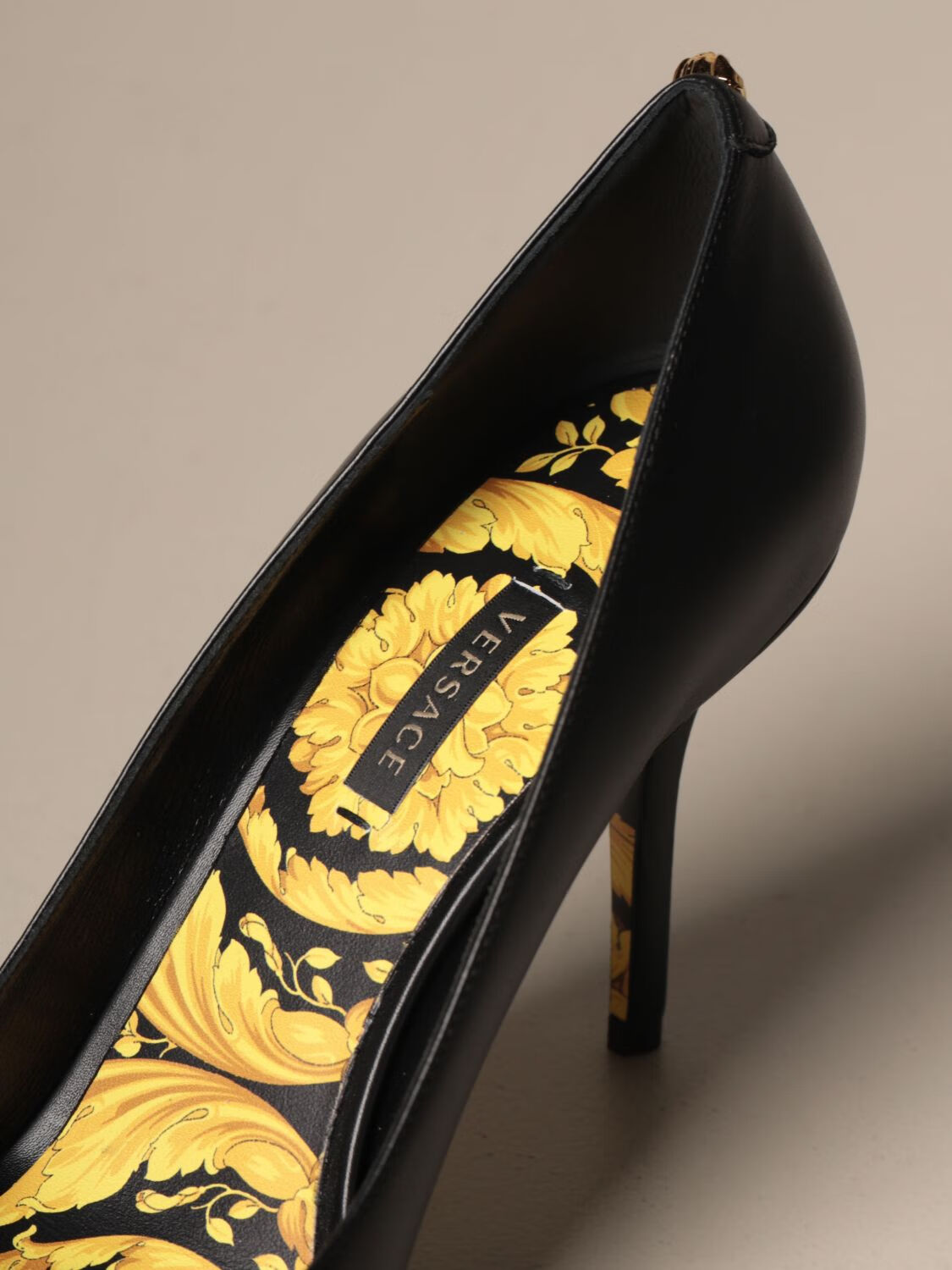 versace/范思哲奢侈品女鞋女士黑色尖头高跟鞋 dst037m 黑色 35.