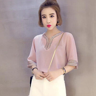 

Women Embroidery Patchwork Blouse V-Neck Short Sleeve Chiffon Blouse Female Vintage Shirt Top