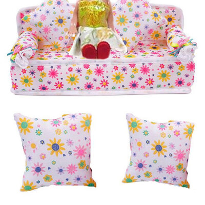 

Fashion Hotsales Mini Dollhouse Furniture Flower Soft Sofa Couch With 2 Cushions For Doll House Accessories