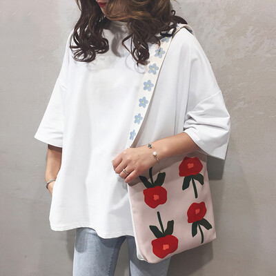 

Tailored Women Flower Large Capacity Bag Wild Student Slung Fashion Canvas Bag