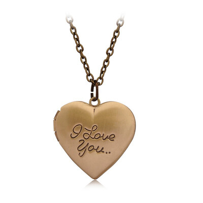 

Carved Love Heart Locket Necklace Pendant Vintage Gift For Lover Couples