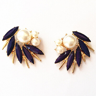 

Irregular White Pearl Decoration Stud Earrings Antique Bronze Spike Stud Earrings Women Fashion Jewelry Christmas Gift On Sale