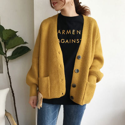 

Women V-neck Beige Sweaters Loose Plus Size Thicken Korean Cardigan Harajuku Female Knitted Sweater Pull Femme Clothes