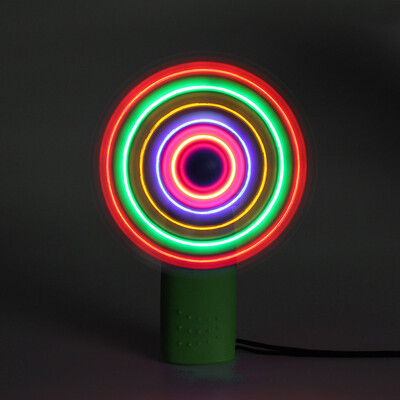 

Tailored Children Educational Toys Portable Cool LED Glowing Fan Party Toy Gift