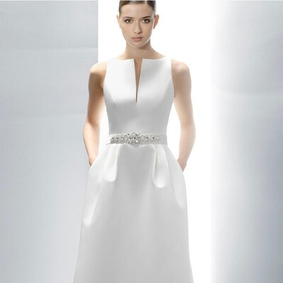 

2018 Luxury White Satin Long Evening Dress Sexy Backless Waist With Crystal Party Gown Custom Prom Dress