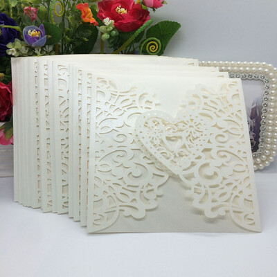 

20Pcs Romantic Wedding Party Invitation Card Delicate Carved Heart Pattern Decoration