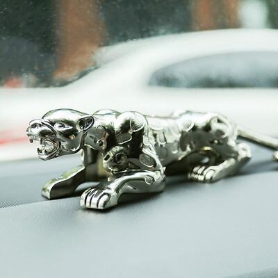 

Green source car decoration car accessories car ornaments domineering leopard big flower leopard zinc alloy car perfume car perfume in addition to odor silver
