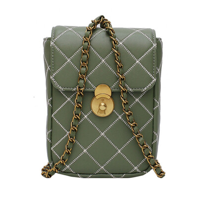 

Fashion large capacity color bucket bag female 2019 new personality lock handbag handbag tide Korean version of the wild shoulder bag