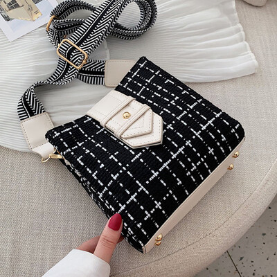 

Small bag women 2019 new minimalist personality woven bucket bag fashion western style broadband messenger bag tide