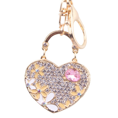 

Europe&America creative rhinestone metal heart-shaped hollow keychain fashion bag pendant can be customized