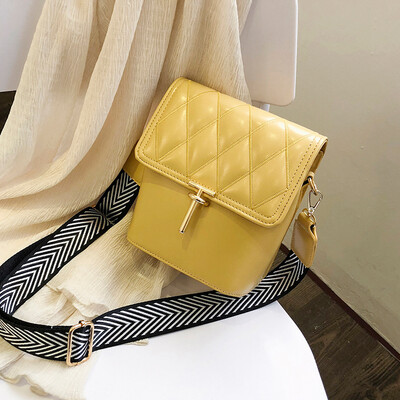 

Summer rhombic broadband bag female 2019 new Korean version of the wild single shoulder slung fashion casual texture bucket bag