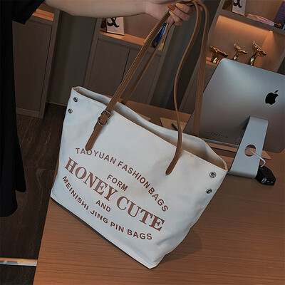 

Popular female bag 2019 new fashion big bag foreign air canvas bag ladies shoulder bag wild ins shopping bag