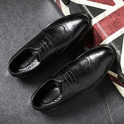 

New mens shoes Korean version of the trend Bullock carved pointed casual shoes mens British retro business shoes