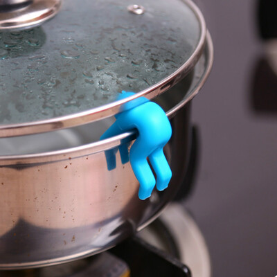 

2Pcs Creative Little Shaped Silicone Spill-proof Raising Pot Cover Cooking Anti-overflowing Tools Cell Phone Holder