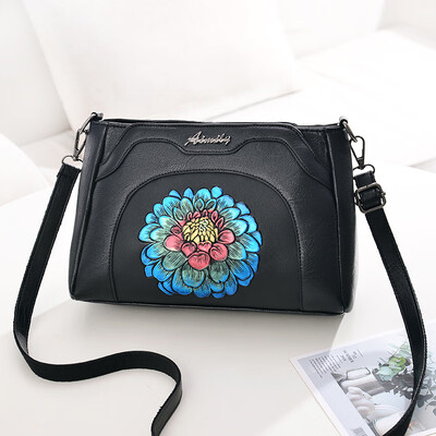 

10 pieces from the batch middle-aged female bag mother bag new embossed bag lady simple shoulder Messenger bag small bag