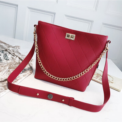 

Bag female 2019 new Korean fashion rhombic embroidery line casual wild chain hand strap shoulder slung bucket bag