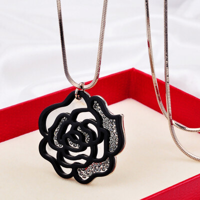 

Rose Pendant Long Fashion Vintage Decorative Necklace