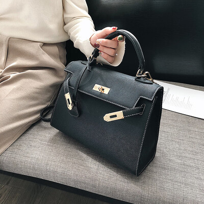 

Qiao Bani 2018 new European&American style fashion street shooting draw with lock Kelly bag hand shoulder shoulder diagonal PU handbag